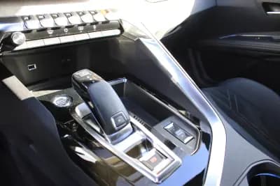 Vendo Peugeot 5008 2021 - 24900 EUR, 163348 km - AUTO.MOTO.pt