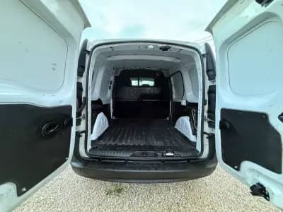 Vendo Renault Kangoo 2019 - 8456 EUR, 175000 km - AUTO.MOTO.pt