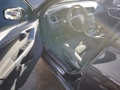 Vendo Volvo V60 2014 - 12900 EUR, 172000 km - AUTO.MOTO.pt