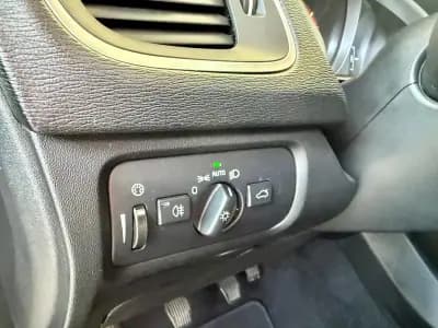 Vendo Volvo V40 2017 - 17490 EUR, 131420 km - AUTO.MOTO.pt