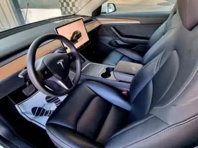 Vendo Tesla Model 3 2023 - 29500 EUR, 42831 km - AUTO.MOTO.pt