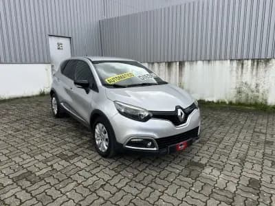Vendo Renault Captur 2016 - 13490 EUR, 143000 km - AUTO.MOTO.pt