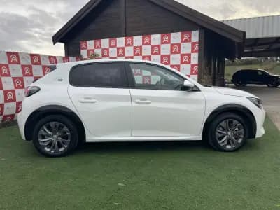 Sell Peugeot e-208 2021 - 18490 EUR, 44305 km - AUTO.MOTO.pt