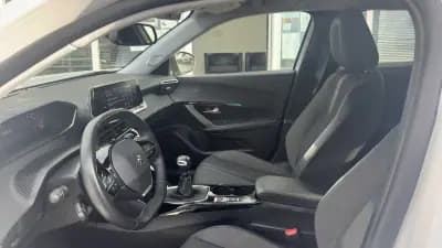 Vendo Peugeot 2008 2022 - 20900 EUR, 68000 km - AUTO.MOTO.pt