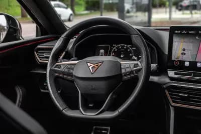 Sell Cupra Leon 2024 - 44990 EUR, 21773 km - AUTO.MOTO.pt