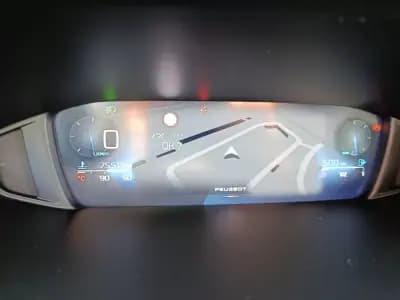 Vendo Peugeot 308 2023 - 18900 EUR, 75511 km - AUTO.MOTO.pt