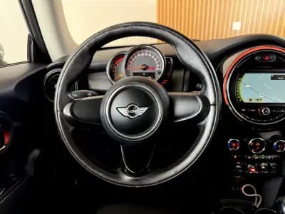 Vendo MINI One 2016 - 12999 EUR, 132000 km - AUTO.MOTO.pt