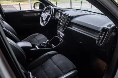 Vendo Volvo XC 40 2020 - 28980 EUR, 88796 km - AUTO.MOTO.pt