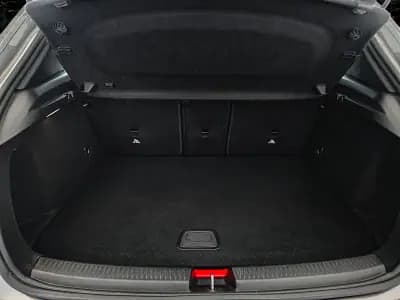 Vendo Mercedes-Benz A 250e 2021 - 26450 EUR, 94000 km - AUTO.MOTO.pt