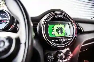 Vendo MINI One 2018 - 17750 EUR, 39750 km - AUTO.MOTO.pt