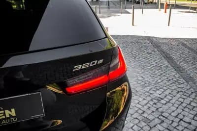 Vendo BMW 320 2022 - 34990 EUR, 75451 km - AUTO.MOTO.pt