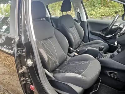 Sell Peugeot 208 2014 - 7750 EUR, 96000 km - AUTO.MOTO.pt