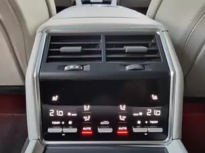 Vendo Porsche Panamera Sport Turismo 2018 - 84990 EUR, 147000 km - AUTO.MOTO.pt