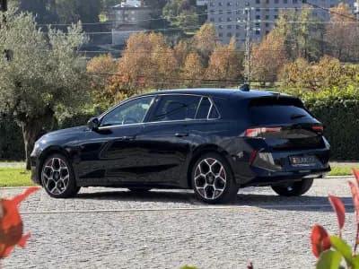 Vendo Opel Astra 2022 - 23990 EUR, 77000 km - AUTO.MOTO.pt