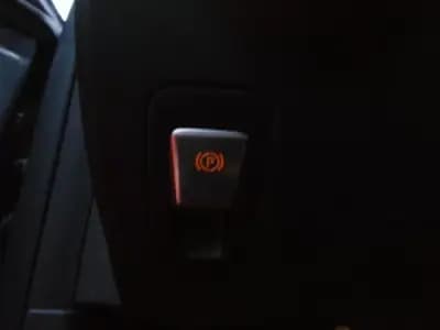 Vendo Mercedes-Benz C 180 2017 - 24900 EUR, 141265 km - AUTO.MOTO.pt