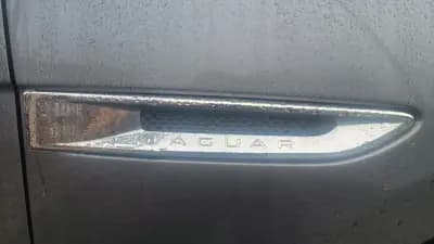 Vendo Jaguar F-Pace 2018 - 37990 EUR, 86000 km - AUTO.MOTO.pt