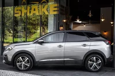 Vendo Peugeot 3008 2018 - 18490 EUR, 127901 km - AUTO.MOTO.pt