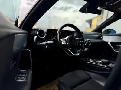 Vendo Mercedes-Benz CLA 180 2019 - 29950 EUR, 73000 km - AUTO.MOTO.pt