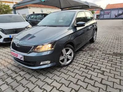 Vendo Skoda Fabia 2015 - 11900 EUR, 130000 km - AUTO.MOTO.pt