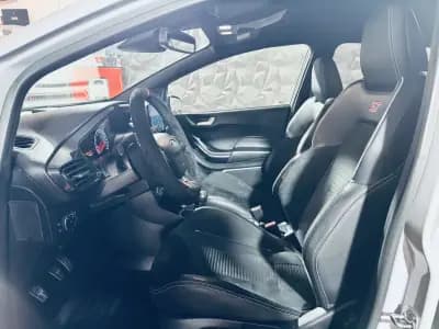 Sell Ford Fiesta 2019 - 21990 EUR, 151232 km - AUTO.MOTO.pt