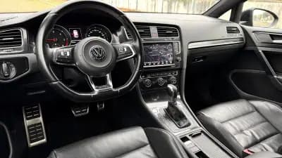 Vendo Volkswagen Golf 2015 - 21500 EUR, 176000 km - AUTO.MOTO.pt