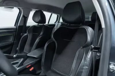 Vendo Renault Mégane Sport Tourer 2017 - 14950 EUR, 84000 km - AUTO.MOTO.pt