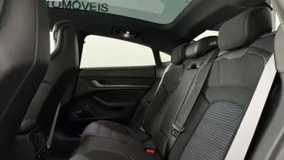 Vendo Porsche Taycan 2024 - 82000 EUR, 38405 km - AUTO.MOTO.pt