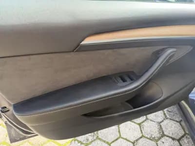 Vendo Tesla Model 3 2022 - 29900 EUR, 95000 km - AUTO.MOTO.pt