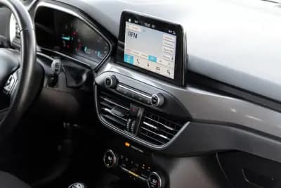 Sell Ford Focus SW 2018 - 15900 EUR, 83000 km - AUTO.MOTO.pt