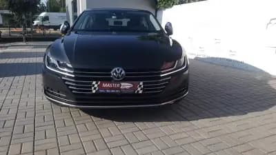 Vendo Volkswagen Arteon 2019 - 26650 EUR, 90000 km - AUTO.MOTO.pt