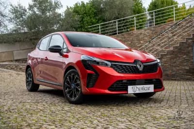 Vendo Renault Clio 2025 - 17900 EUR, 6300 km - AUTO.MOTO.pt