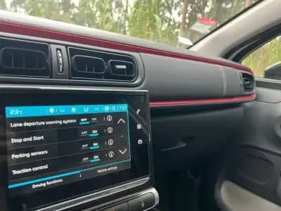 Vendo Citroën C3 2021 - 11990 EUR, 120370 km - AUTO.MOTO.pt