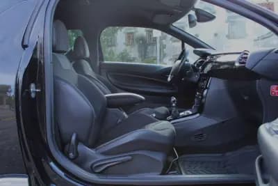 Vendo Citroën DS3 2012 - 8990 EUR, 207000 km - AUTO.MOTO.pt