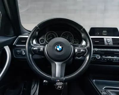 Vendo BMW 318 2016 - 23990 EUR, 113550 km - AUTO.MOTO.pt