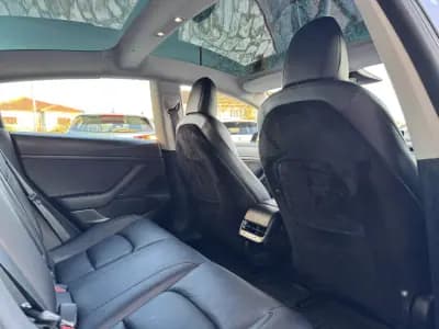 Vendo Tesla Model 3 2021 - 26500 EUR, 105000 km - AUTO.MOTO.pt