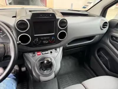 Vendo Citroën Berlingo 2015 - 8900 EUR, 221000 km - AUTO.MOTO.pt