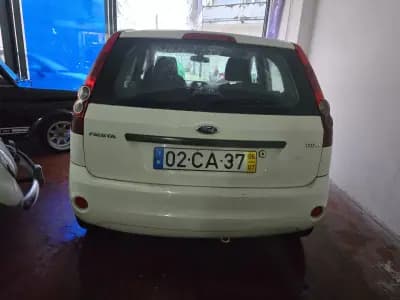 Vendo Ford Fiesta 2006 - 4500 EUR, 91140 km - AUTO.MOTO.pt