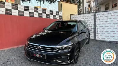 Vendo Volkswagen Passat Variant 2020 - 18500 EUR, 175000 km - AUTO.MOTO.pt