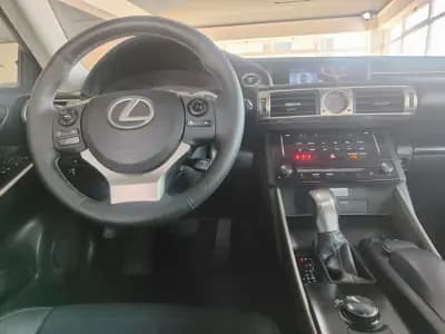 Vendo Lexus IS 300H 2013 - 19990 EUR, 170000 km - AUTO.MOTO.pt