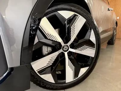 Vendo Renault Mégane E-Tech 2022 - 25500 EUR, 22000 km - AUTO.MOTO.pt