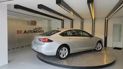 Sell Opel Insignia Grand Sport 2018 - 12900 EUR, 149839 km - AUTO.MOTO.pt