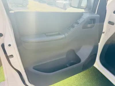 Sell Nissan Navara 2012 - 21500 EUR, 140000 km - AUTO.MOTO.pt