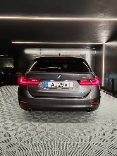 Vendo BMW 320 2021 - 26750 EUR, 123834 km - AUTO.MOTO.pt