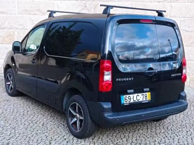 Vendo Peugeot Partner 2010 - 9990 EUR, 117500 km - AUTO.MOTO.pt