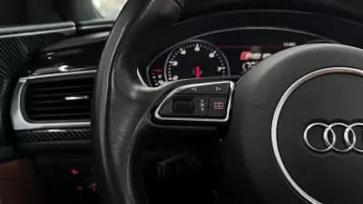 Vendo Audi RS6 Avant 2014 - 59990 EUR, 139435 km - AUTO.MOTO.pt