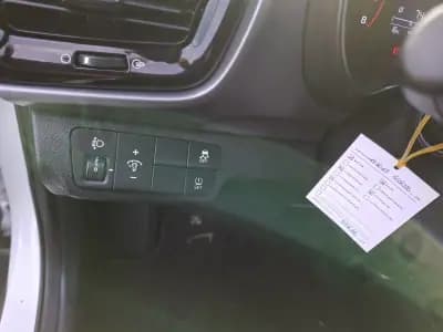 Vendo Kia Stonic 2018 - 12850 EUR, 45000 km - AUTO.MOTO.pt