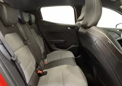 Vendo Renault Clio 2024 - 16990 EUR, 36900 km - AUTO.MOTO.pt