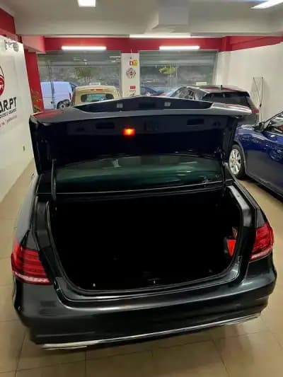 Sell Mercedes-Benz E 300 2013 - 17950 EUR, 221000 km - AUTO.MOTO.pt