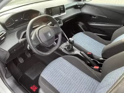 Vendo Peugeot 208 2021 - 11900 EUR, 52000 km - AUTO.MOTO.pt