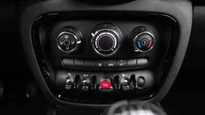 Vendo MINI Clubman 2018 - 24999 EUR, 131000 km - AUTO.MOTO.pt